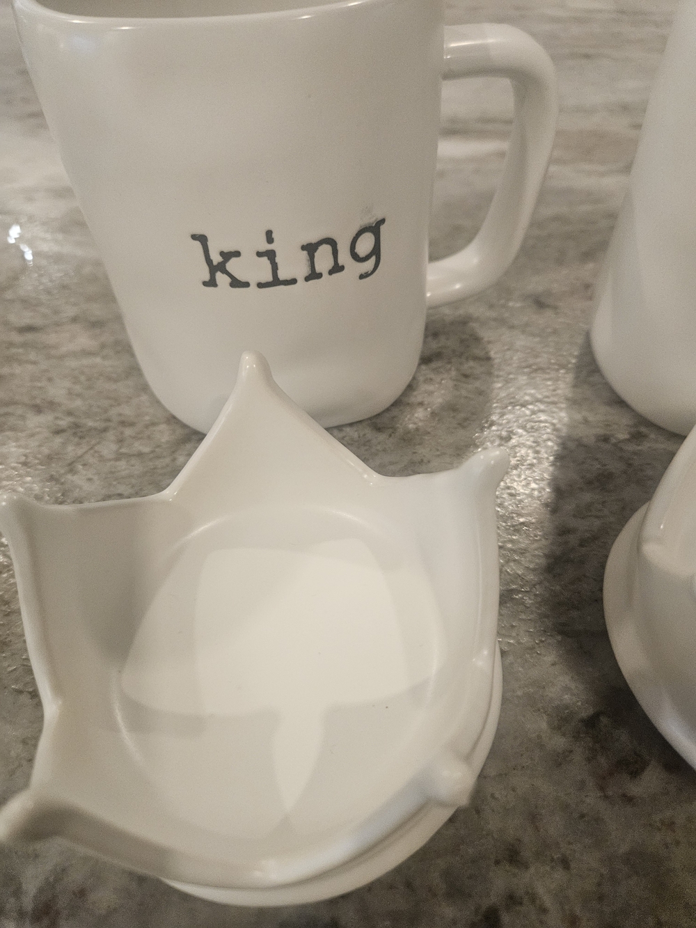 Joseph White 'King' and 'Queen' Crown Ceramic Mug Set - Picture 6 of 6